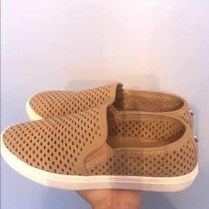 Steve Madden slip ons